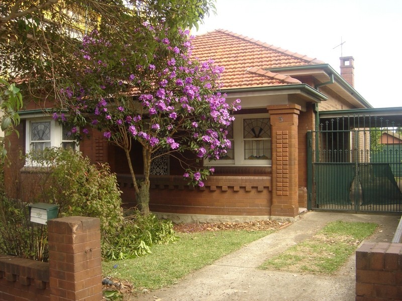 5 Arthur Street, Rodd Point NSW 2046