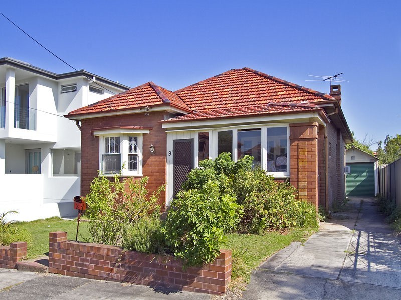 9 Duchess Avenue, Rodd Point NSW 2046