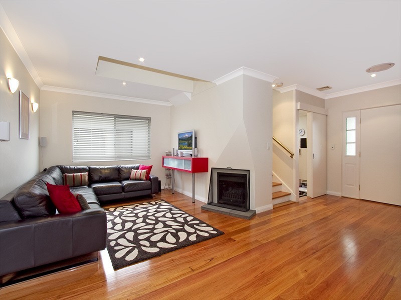 21 Bouvardia Street, Russell Lea NSW 2046