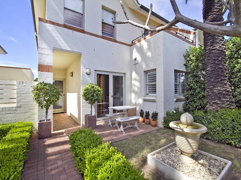 28 Chatham Place (Enter from Great North Road adj. to Abbotsford Cove Cafe), Abbotsford NSW 2046