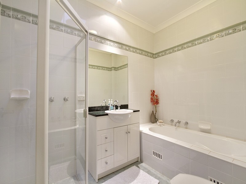 28 Chatham Place (Enter from Great North Road adj. to Abbotsford Cove Cafe), Abbotsford NSW 2046