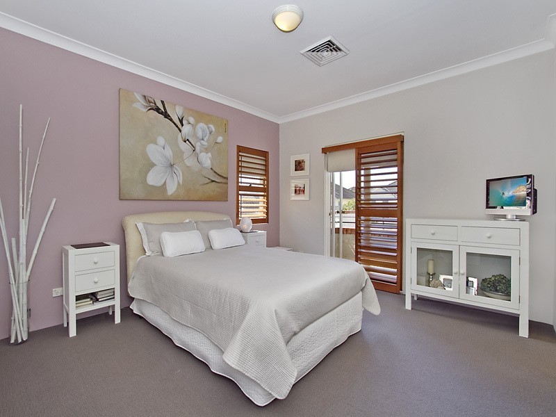 28 Chatham Place (Enter from Great North Road adj. to Abbotsford Cove Cafe), Abbotsford NSW 2046