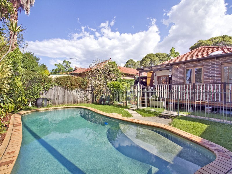 12 Liege Street, Russell Lea NSW 2046