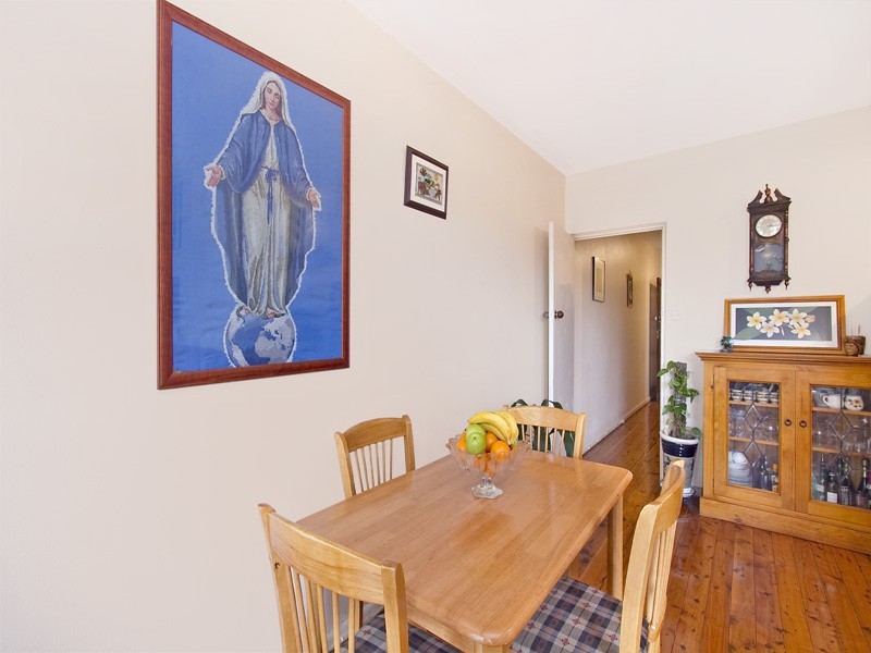 2/9 Queensborough Road, Croydon Park NSW 2133