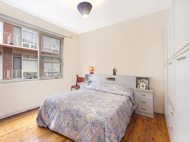 2/9 Queensborough Road, Croydon Park NSW 2133