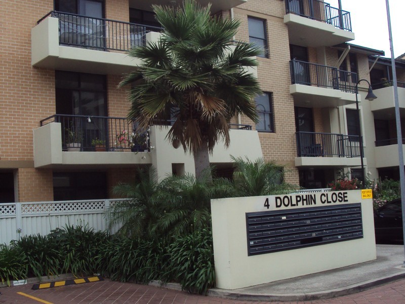 2 180/4 Dolphin Close, Chiswick NSW 2046