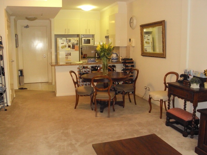 2 180/4 Dolphin Close, Chiswick NSW 2046