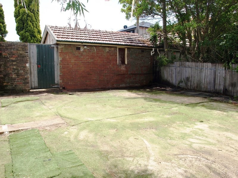 2 Duke Avenue, Rodd Point NSW 2046