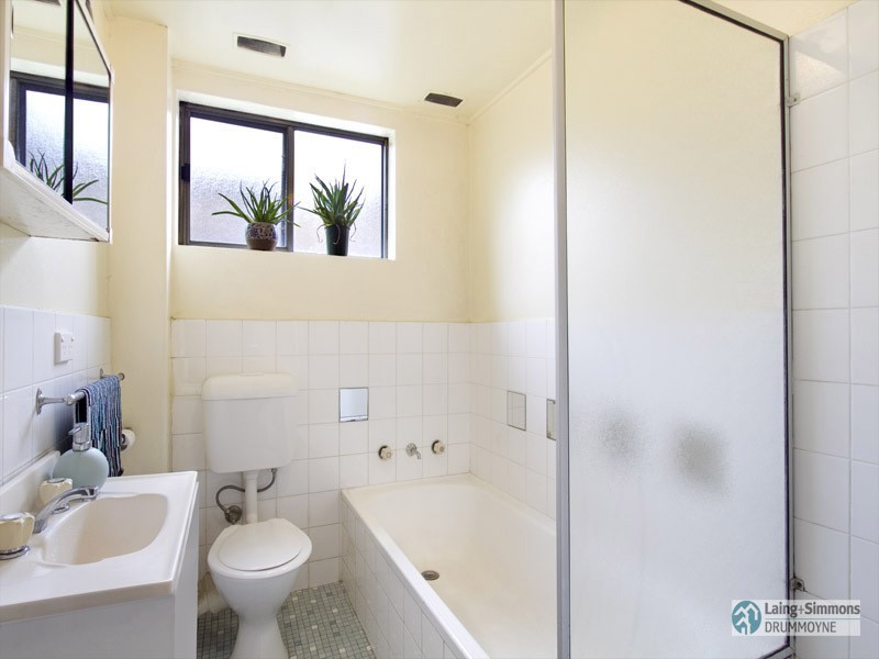 9/5 Bank Street, Meadowbank NSW 2114