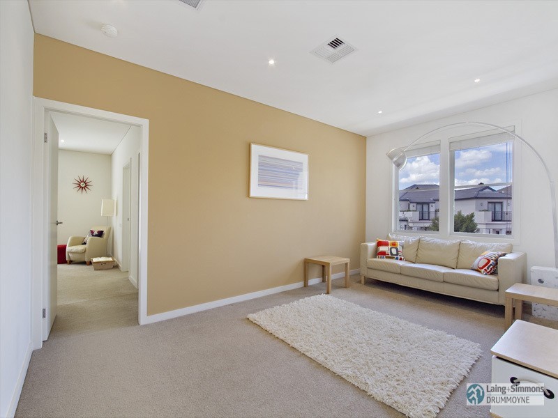 25 Fairwater Drive, Breakfast Point NSW 2137