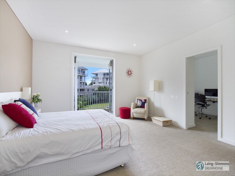 25 Fairwater Drive, Breakfast Point NSW 2137
