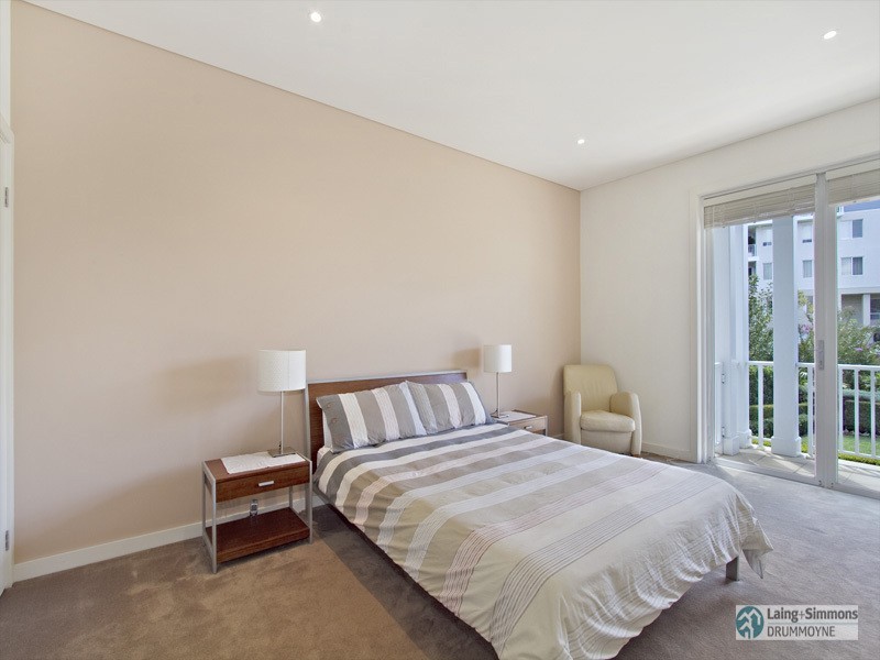 25 Fairwater Drive, Breakfast Point NSW 2137