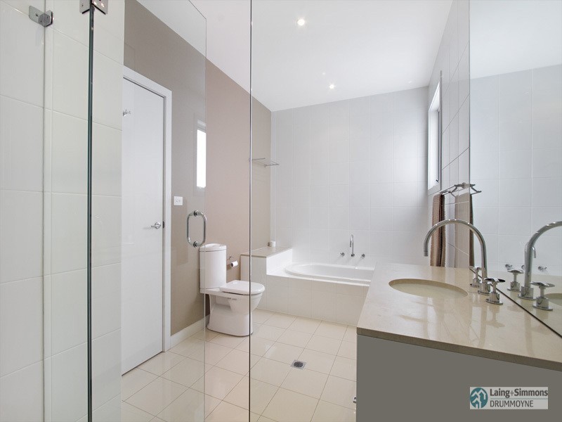 25 Fairwater Drive, Breakfast Point NSW 2137