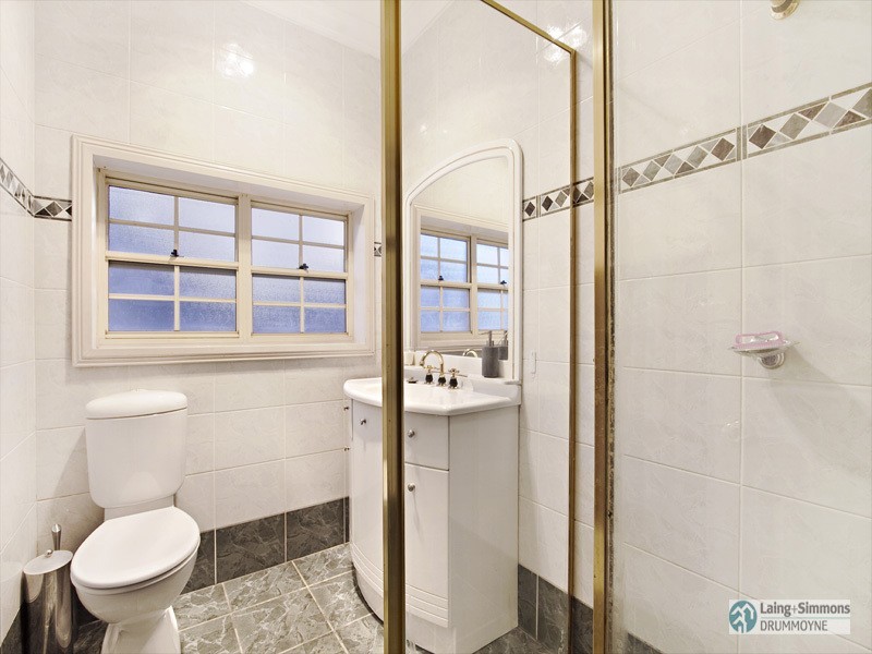 37 Duke Avenue, Rodd Point NSW 2046