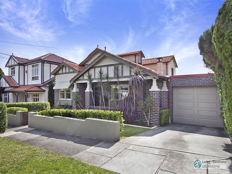 4 Mons Street, Russell Lea NSW 2046