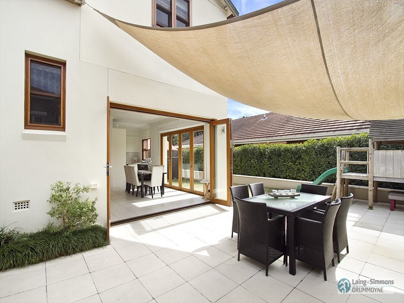 4 Mons Street, Russell Lea NSW 2046