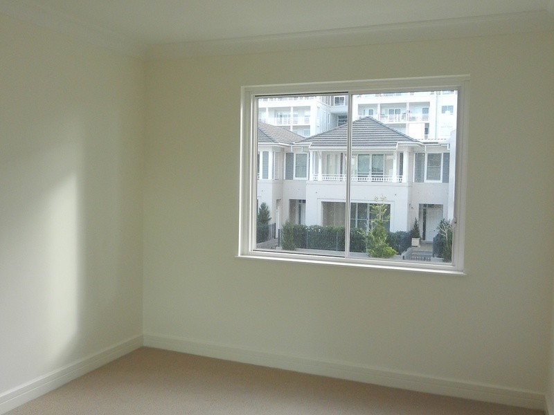 203/10 Vineyard Way, Breakfast Point NSW 2137