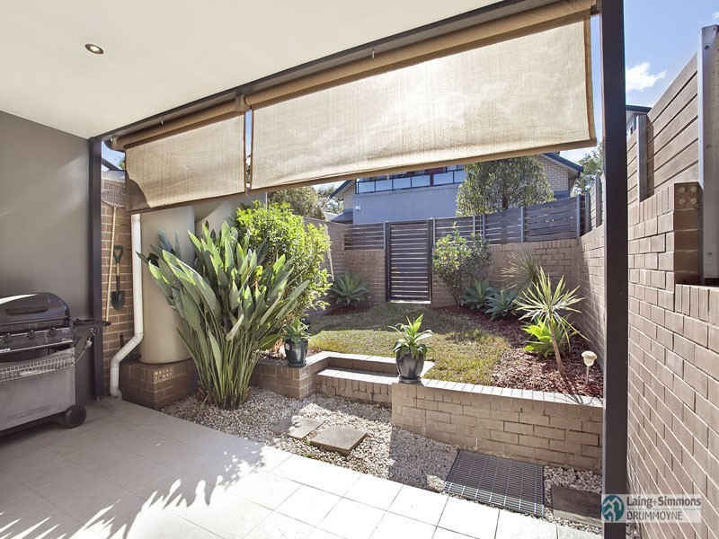 2/13 Blackwall Point Road, Chiswick NSW 2046