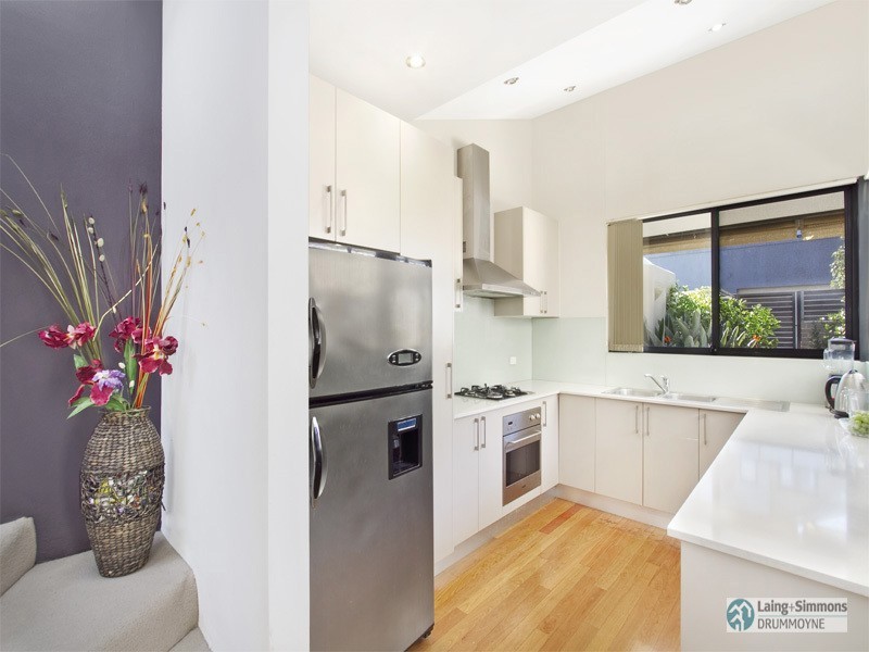 2/13 Blackwall Point Road, Chiswick NSW 2046