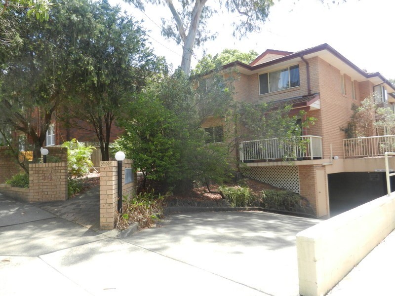 2/14 Cecil Street, Ashfield NSW 2131