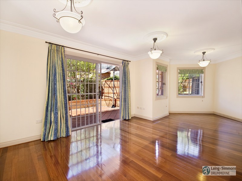 2/11 Montrose Road, Abbotsford NSW 2046