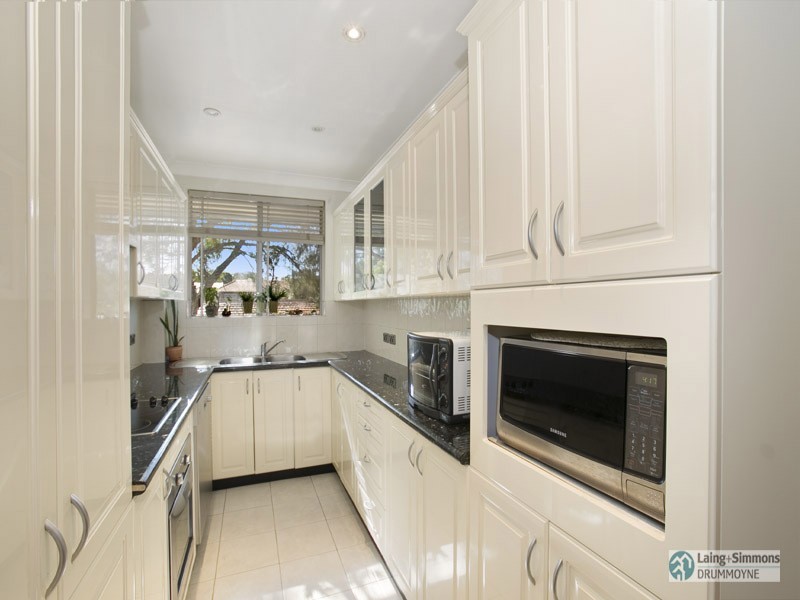 11/2 Finch Avenue, Concord NSW 2137