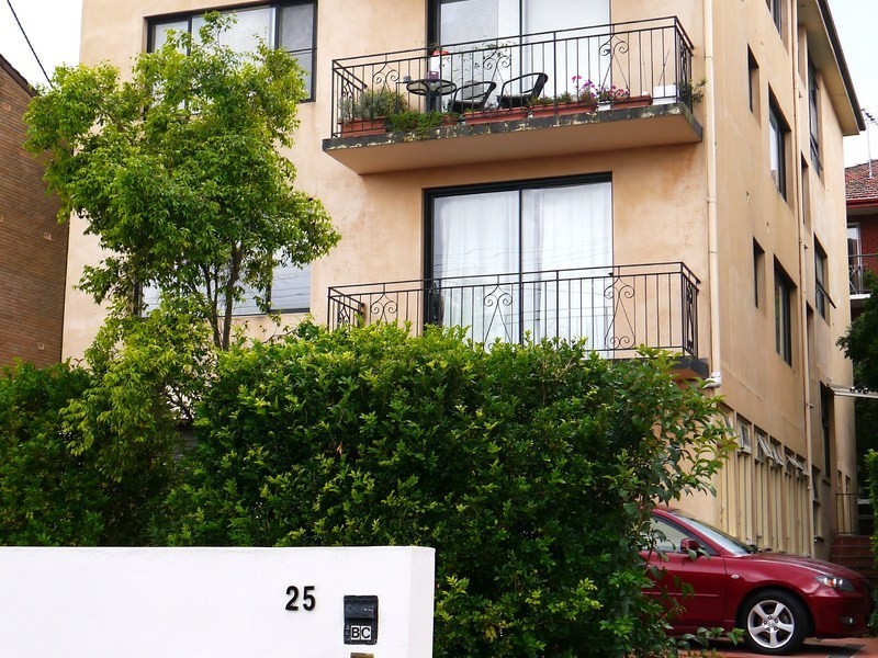 2/25 Morrison Road, Gladesville NSW 2111