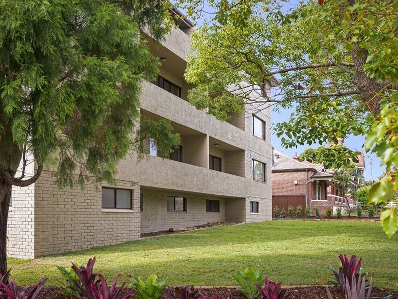 8/9 Taringa Street, Ashfield NSW 2131