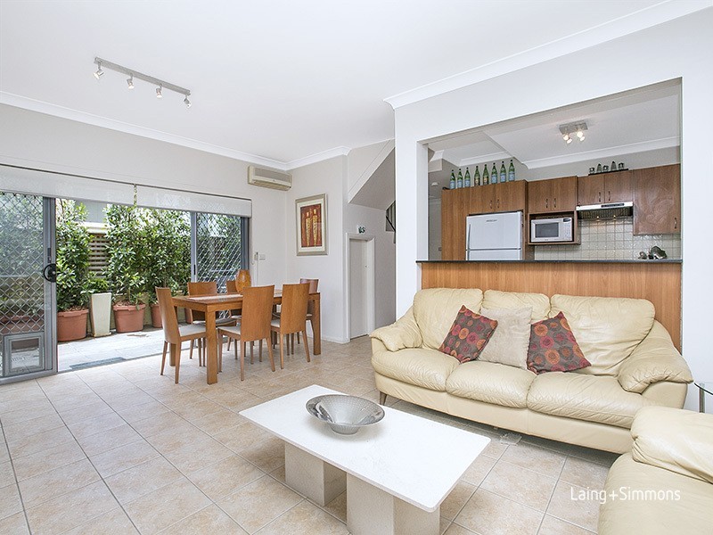 2/58  Hampden Road, Russell Lea NSW 2046