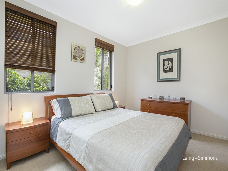 2/58  Hampden Road, Russell Lea NSW 2046