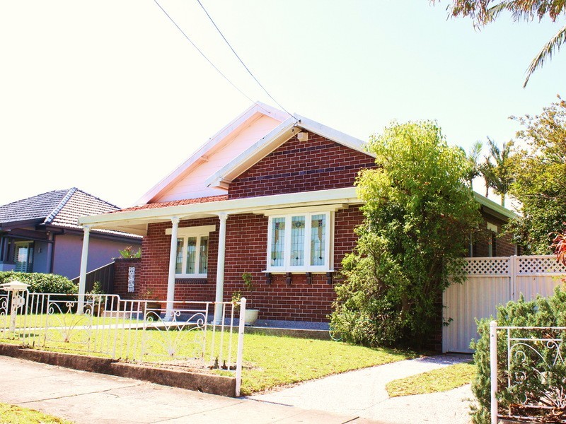 12 Russell Street, Russell Lea NSW 2046