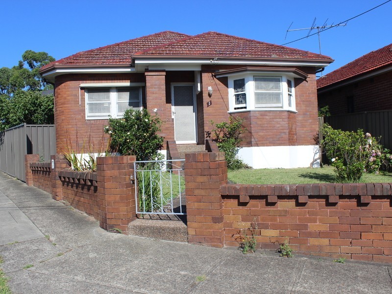 1 Robert Avenue, Russell Lea NSW 2046