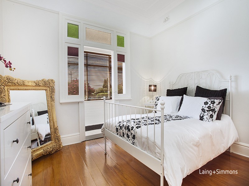 261 Lyons Road, Russell Lea NSW 2046