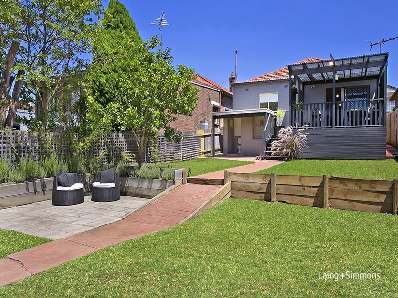 16 Regatta Road, Canada Bay NSW 2046