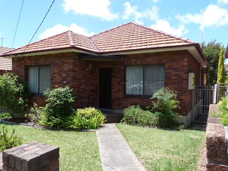 35 The Parade, Russell Lea NSW 2046