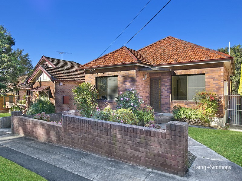 35 The Parade, Russell Lea NSW 2046