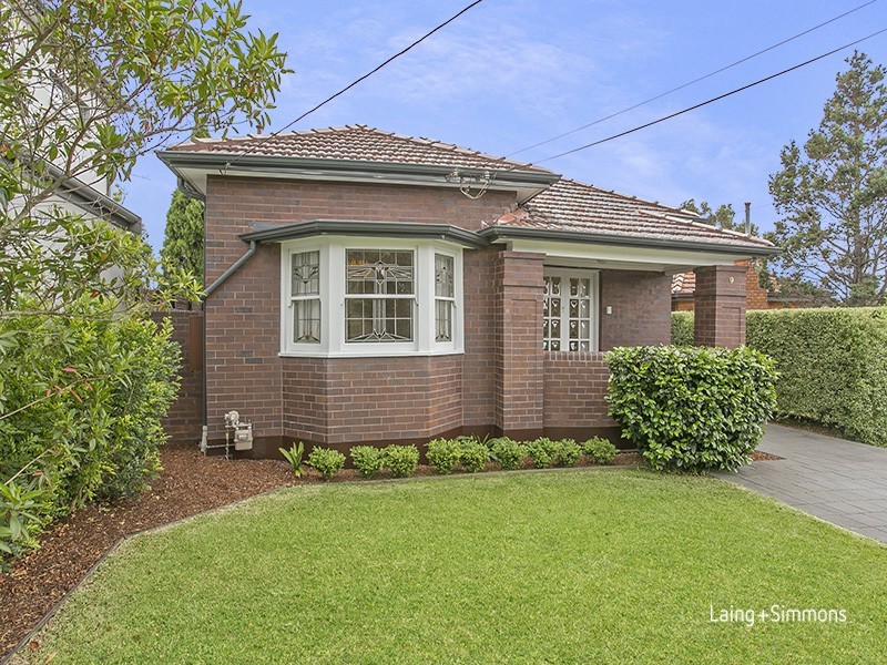 9 Clare Crescent, Russell Lea NSW 2046