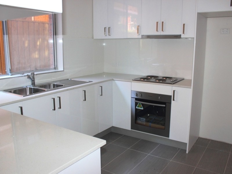 2/16 Orpington, Ashfield NSW 2131