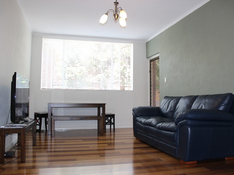 2/33 Orpington, Ashfield NSW 2131