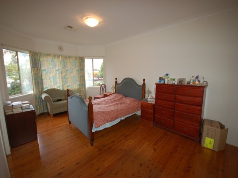 6 Barcom Street, Merrylands West NSW 2160