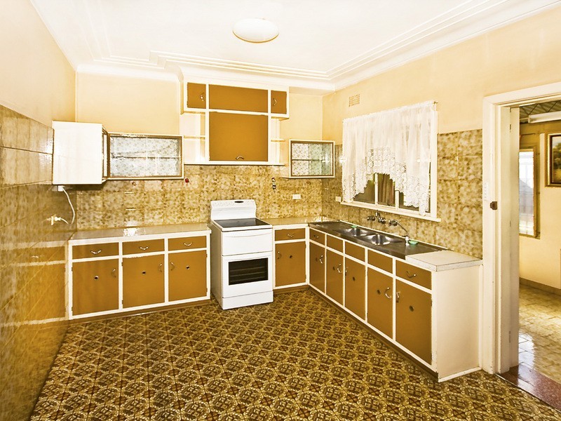 56 MIMOSA ROAD, Bossley Park NSW 2176