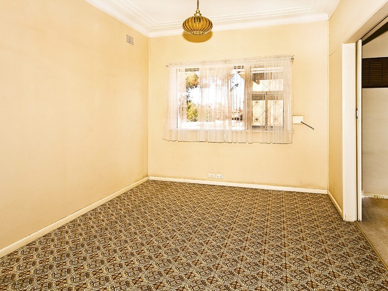 56 MIMOSA ROAD, Bossley Park NSW 2176