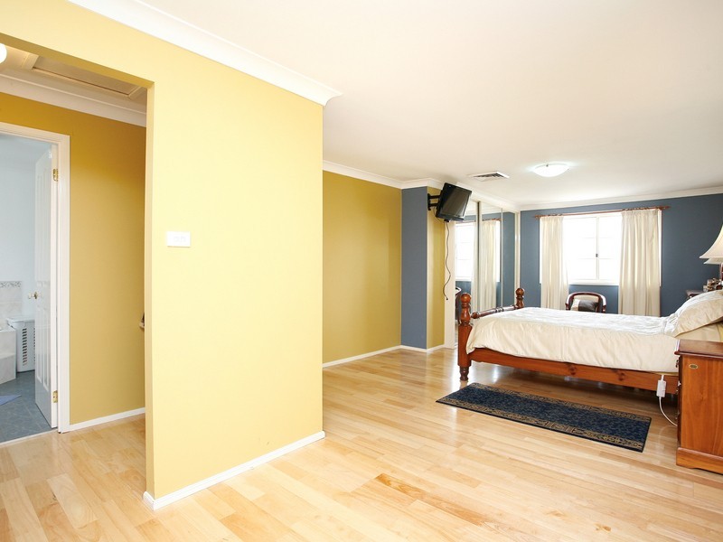 6 PERINA CLOSE, Casula NSW 2170