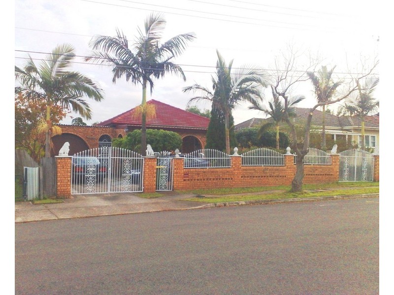 12 Francis Street, Fairfield NSW 2165