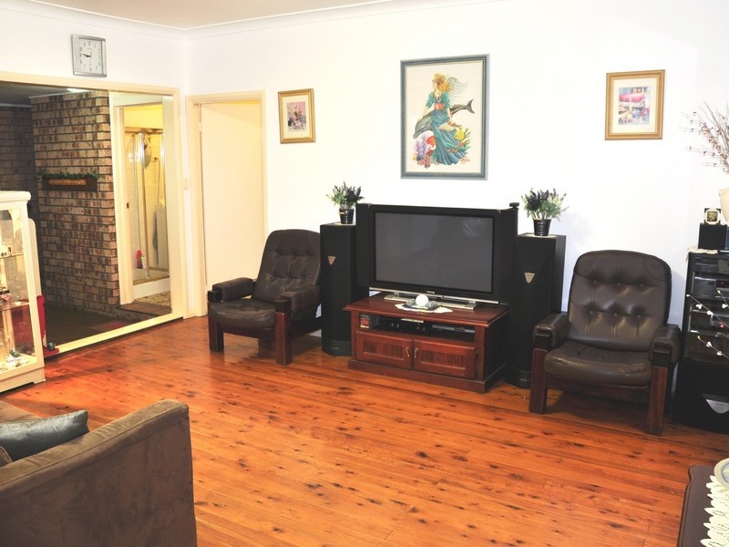 12 Francis Street, Fairfield NSW 2165