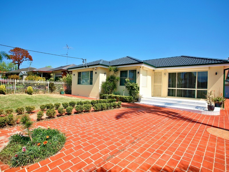 Fairfield West NSW 2165