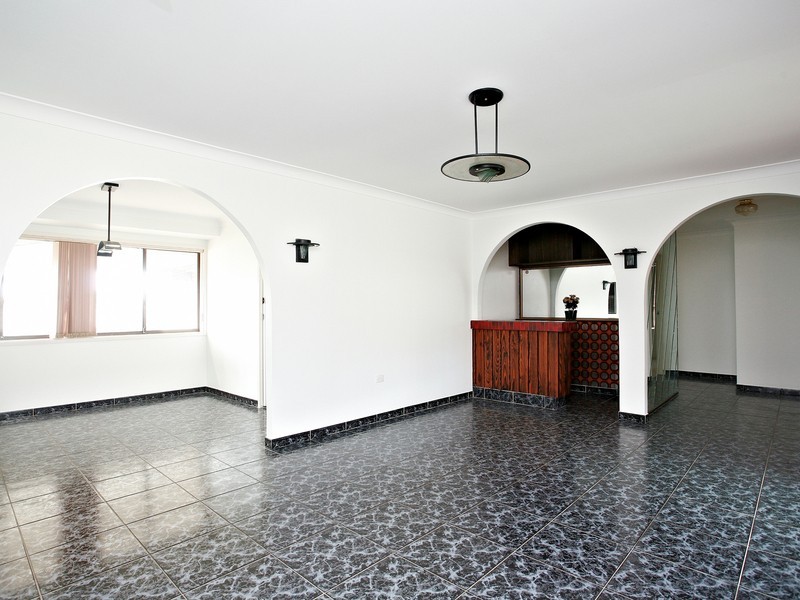 17 OLIVERI CRESCENT, Green Valley NSW 2168