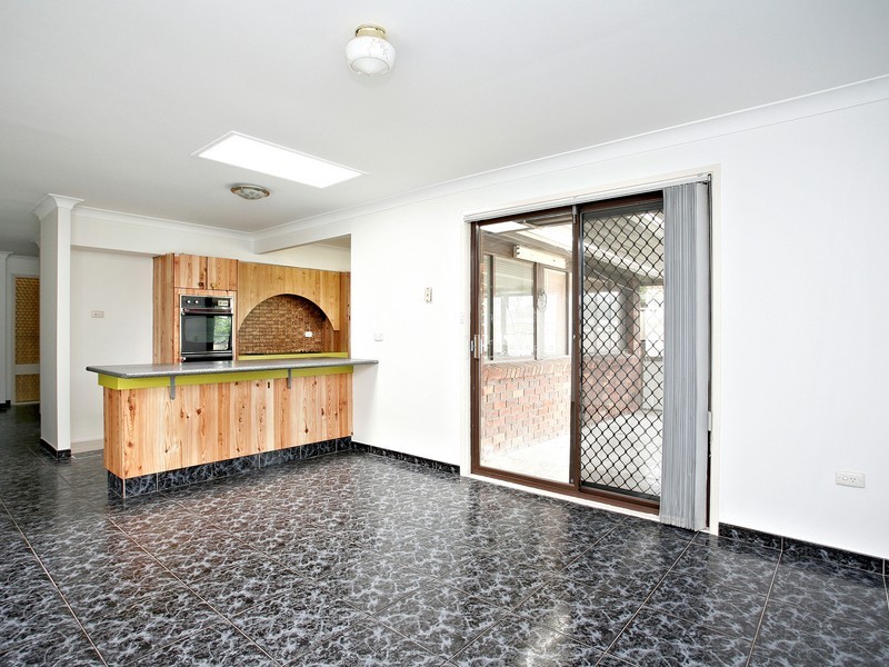 17 OLIVERI CRESCENT, Green Valley NSW 2168