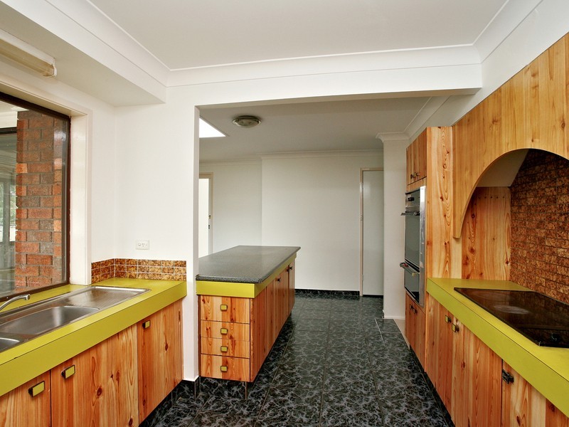 17 OLIVERI CRESCENT, Green Valley NSW 2168