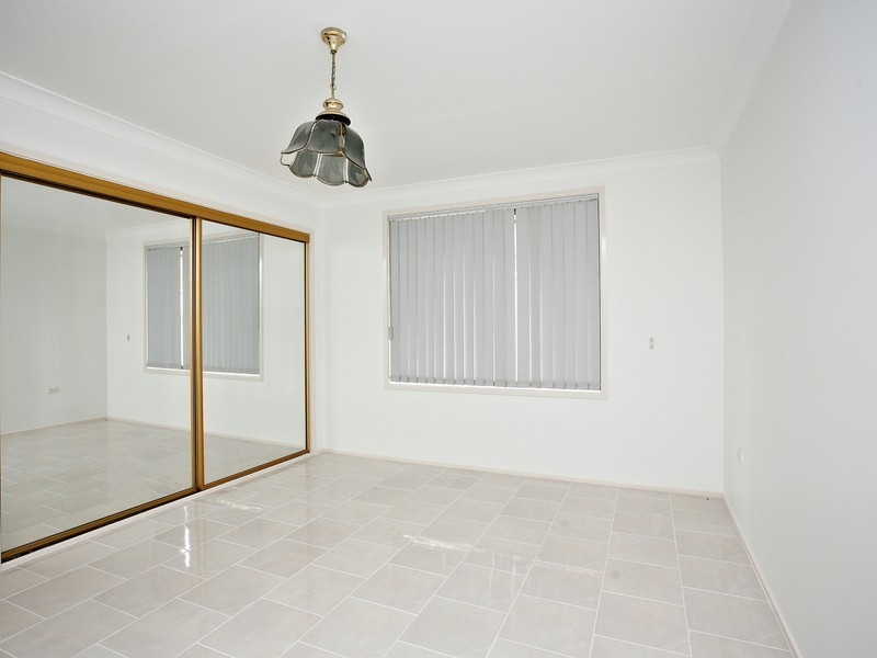 17 OLIVERI CRESCENT, Green Valley NSW 2168